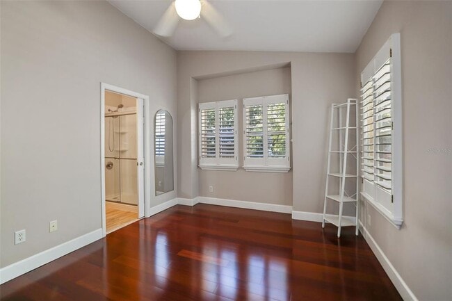 Building Photo - 632 Charles Ct S