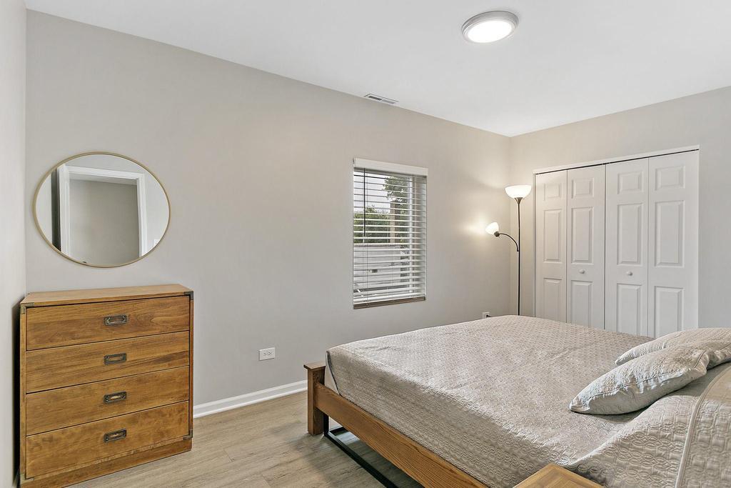 Building Photo - 931 W Glen Flora Ave