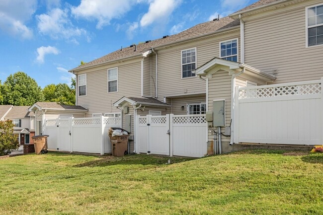 Building Photo - Townhome close to Brentwood and Antioch -A...