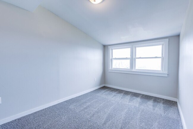 Building Photo - Available August - Check out this beautiful 2 bedroom w/ city views!