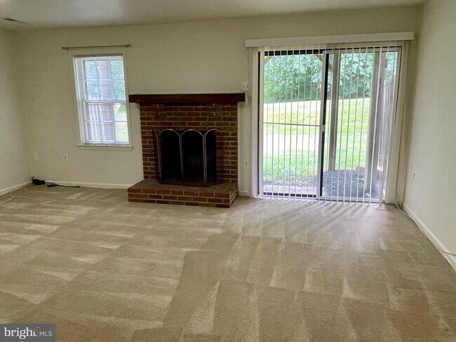 Building Photo - 5847 Rockdale Ct