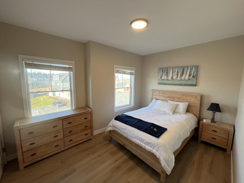 Building Photo - 28 Pacer Way