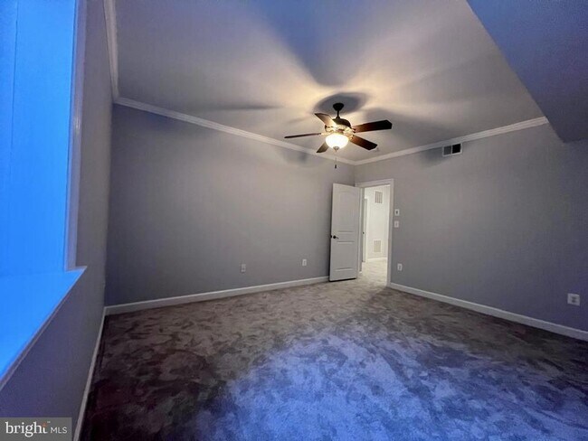 Building Photo - 42403 Pine Forest Dr