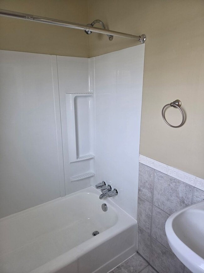 Building Photo - Updated Charming 2BR House in Plain Twp/Canton