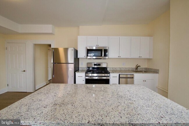 Building Photo - 2743 St Paul St