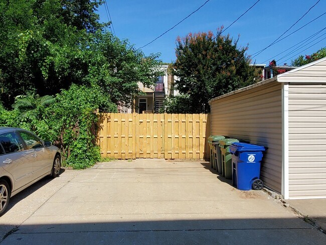 Building Photo - 2744 Maryland Ave