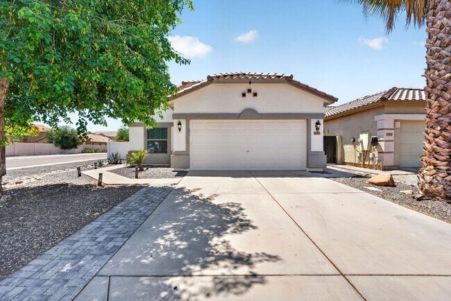 Building Photo - 697 W Oak Tree Ln
