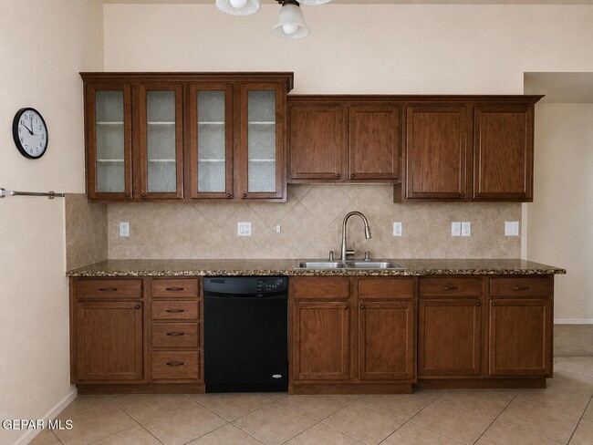 Building Photo - 12871 Hidden Grove Dr