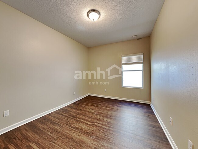 Building Photo - 795 Mosswood Chase