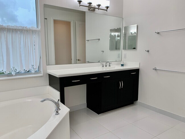 Building Photo - 9754 Celtic Sea Ln