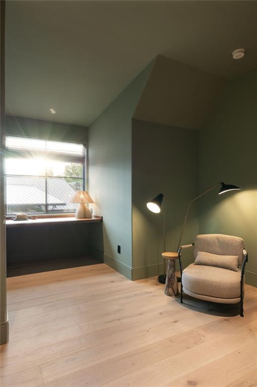 Building Photo - 725 Rocky Point Dr