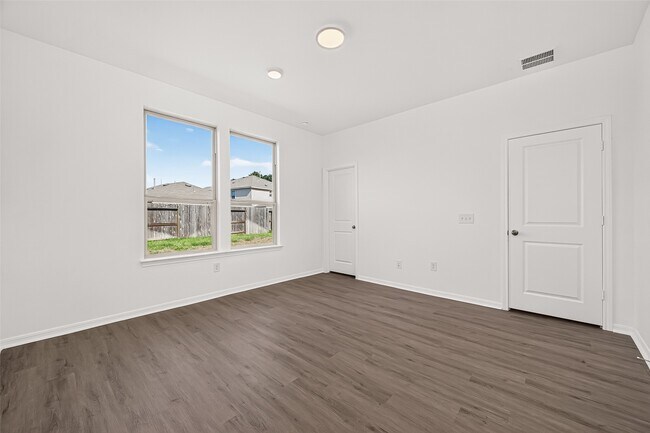 Building Photo - 16737 Oak Bough Dr