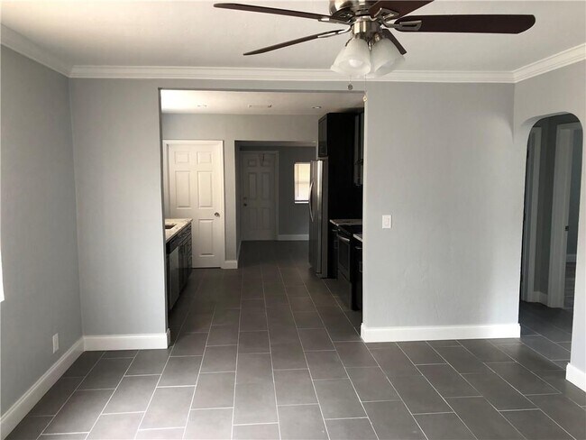 Building Photo - $2,690
