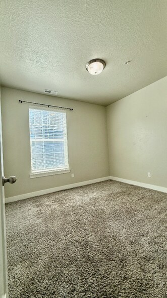 Building Photo - 14654 Bloom Dr