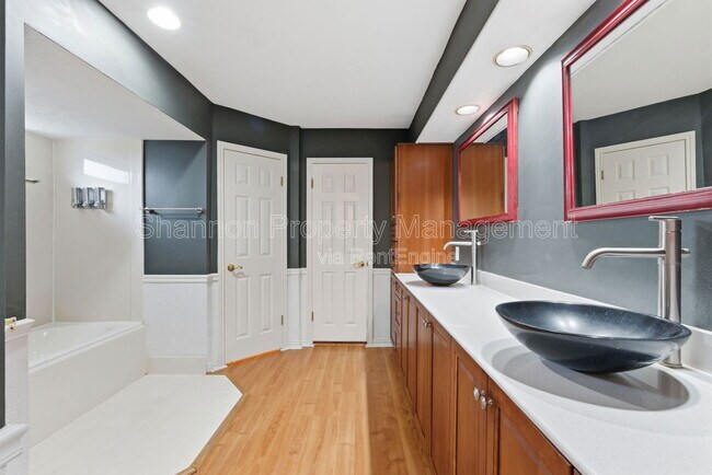 Building Photo - 12635 Ivyforest Dr