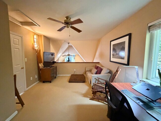 Building Photo - 1327 Gristmill Dr