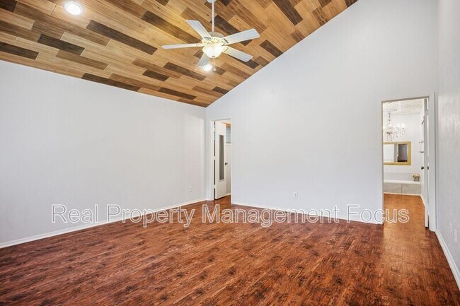Building Photo - 2029 Whippoorwill Ln