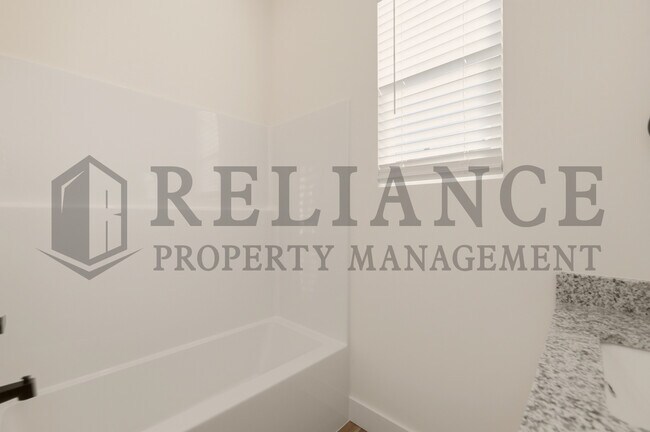 Building Photo - 601 Elmwood St