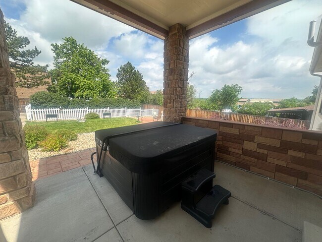 Building Photo - Amazing, Large & Beautiful Lakewood Home A...