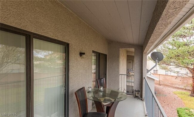 Building Photo - 2840 Blue Bonnet Dr