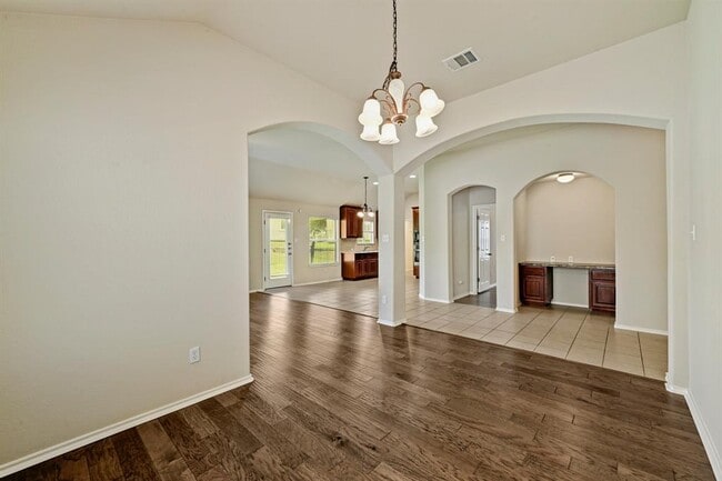 Building Photo - 49 White Magnolia Cir