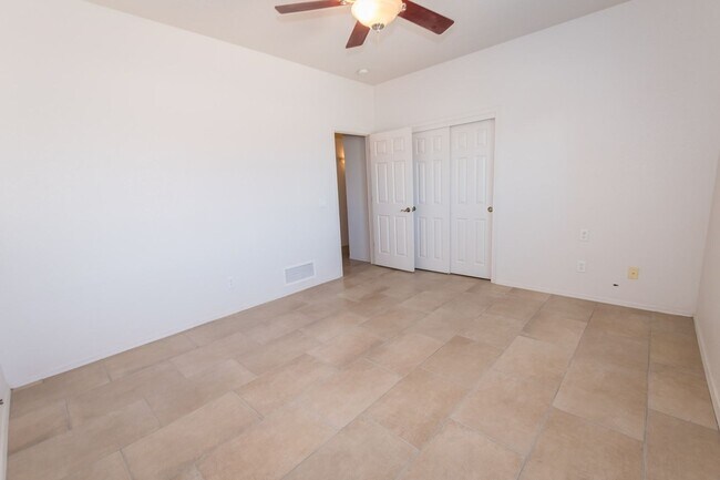 Building Photo - Large Corner Lot Home with 3 Bedrooms, 2 Baths, Central A/C, Washer & Dryer included!