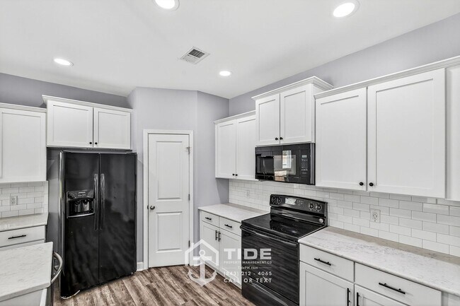 Building Photo - Spacious Living in Moncks Corner