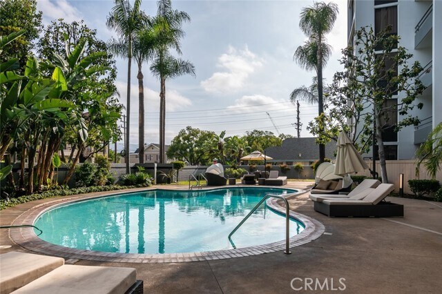 Building Photo - 345 Pioneer Dr