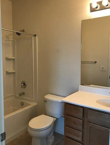 Building Photo - 209 Elworthy Ranch Cir