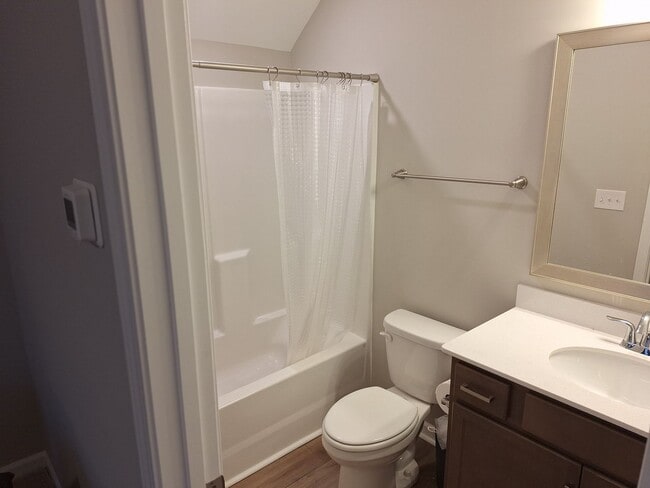 Building Photo - Outstanding Three Bedroom Home in the Ashcroft Community!