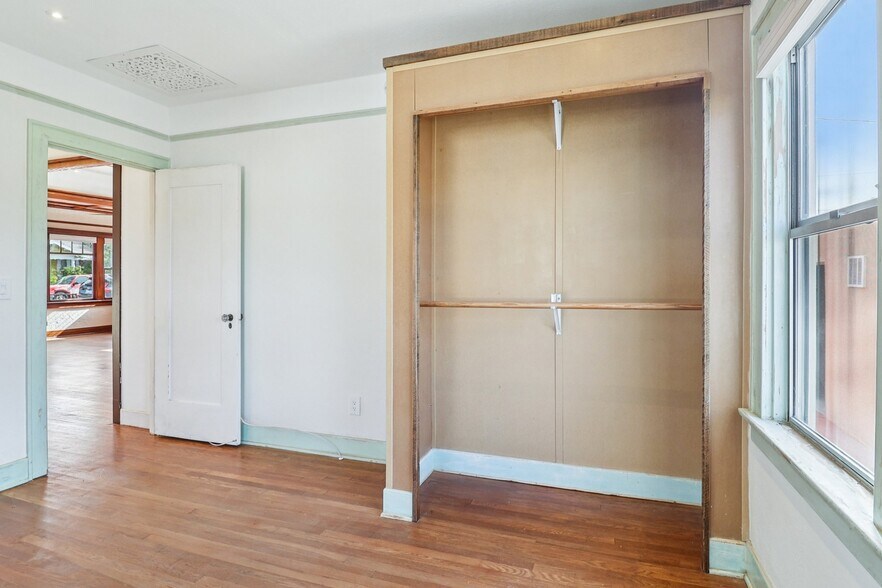 Building Photo - 3114 Bancroft St