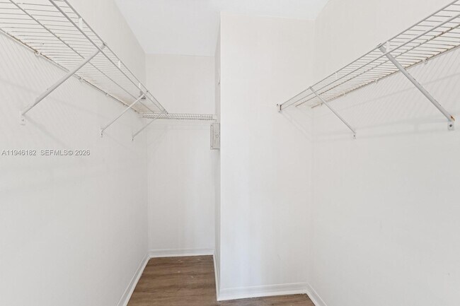 Building Photo - 2921 SE 13th Ave