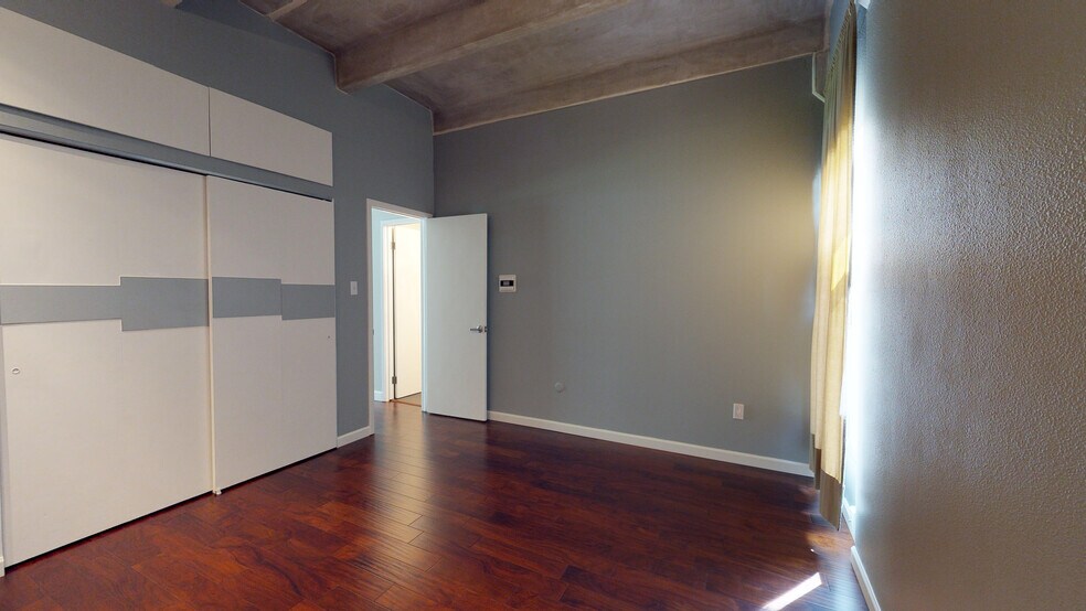 Bedroom - 675 S University Blvd