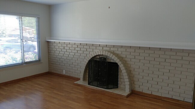 Building Photo - AMAZING Updated 3 Bedroom/2 Bath Home in Good School Area! - BERRYESSA