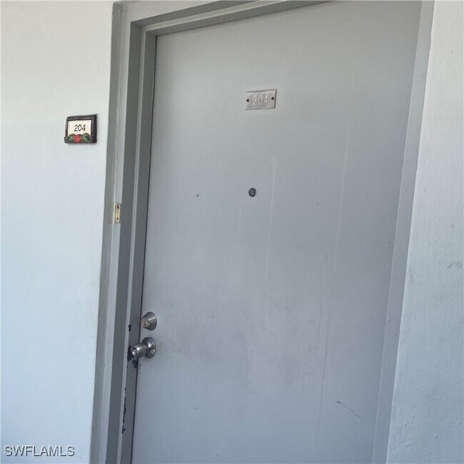 Building Photo - 3527 NE 168th St