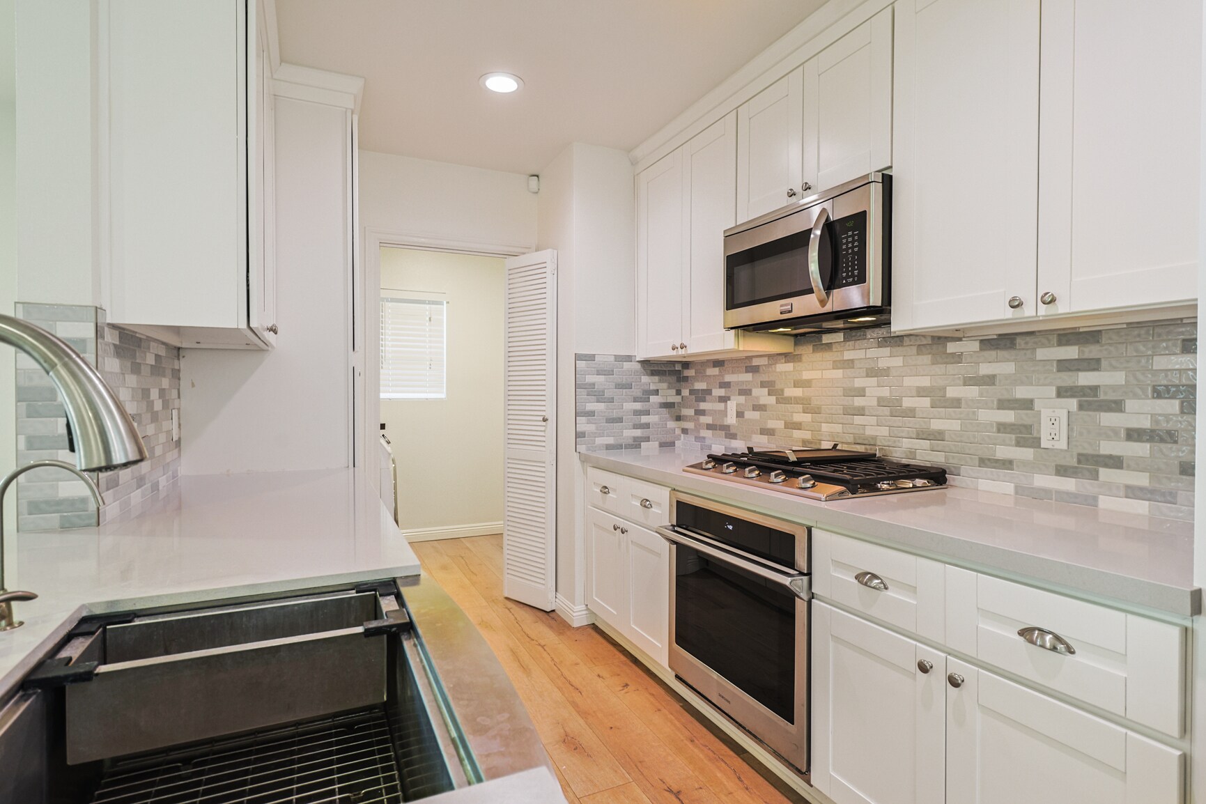 Building Photo - 844 N Lima St