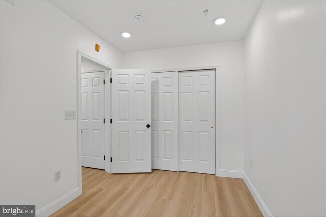 Building Photo - 712 N American St