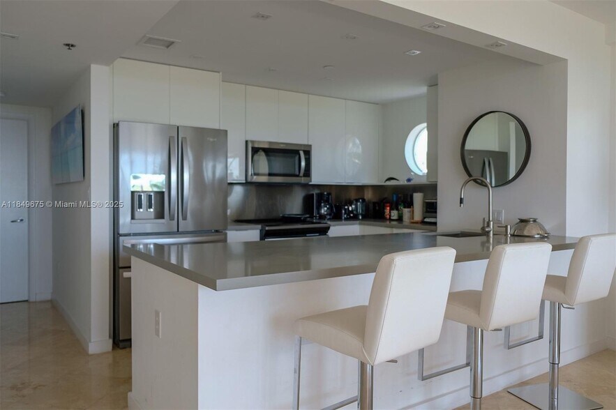 Building Photo - 226 Ocean Dr
