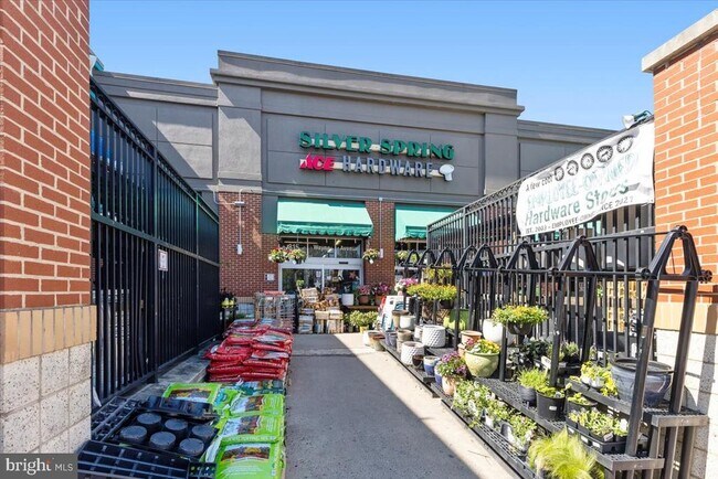 Building Photo - 7923 Eastern Ave NW