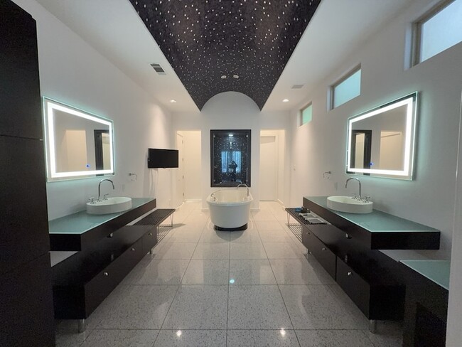 Building Photo - 4459 Lena Ln