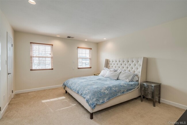 Building Photo - 100 Woodlake Dr W