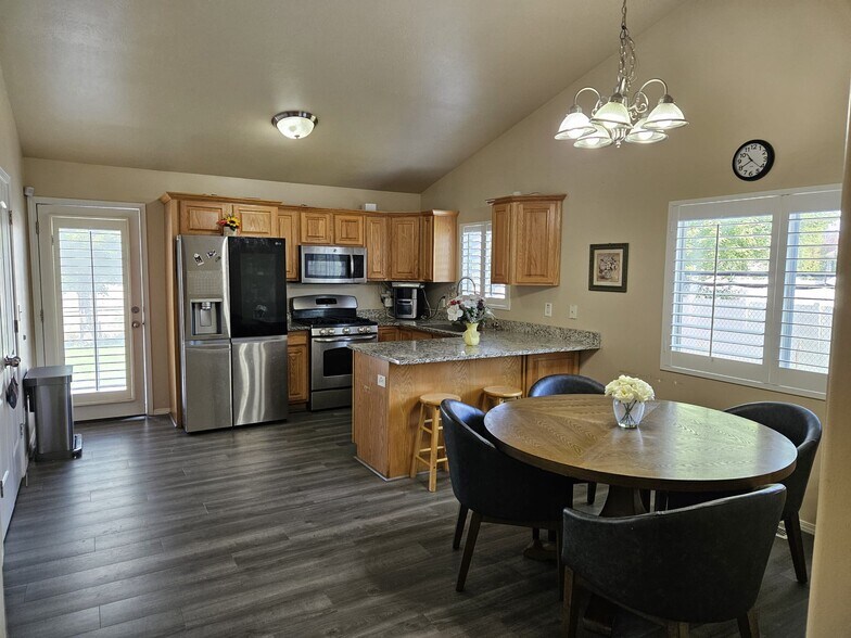 Building Photo - 1879 W Colony Pointe Dr