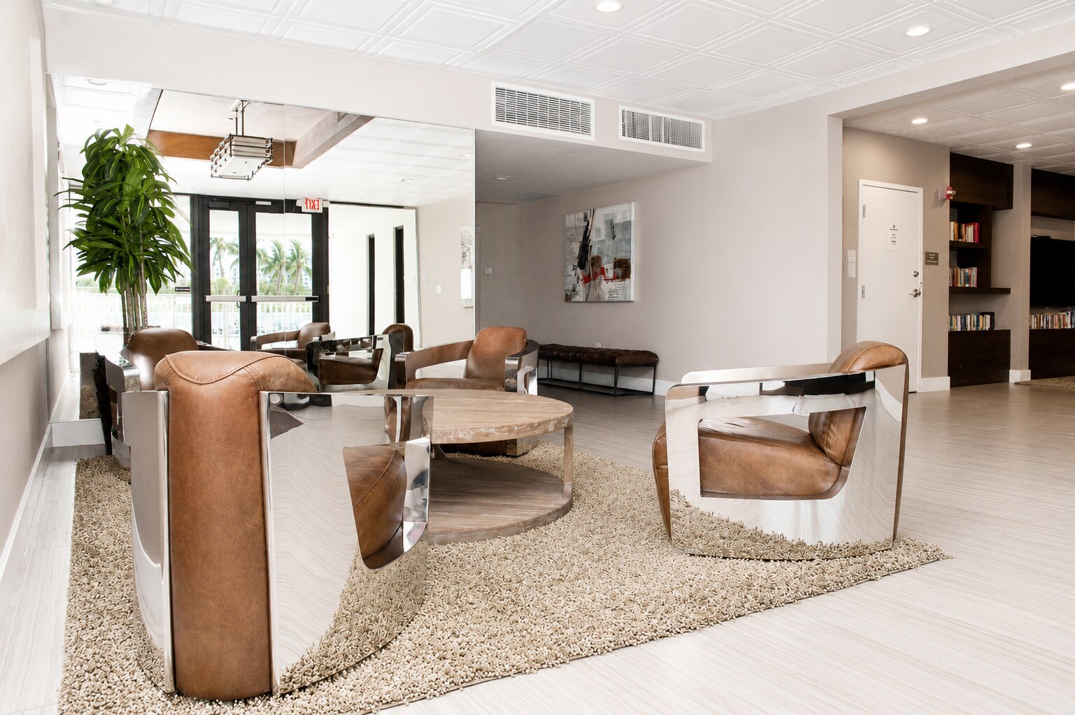 Building Photo - 3675 N Country Club Dr