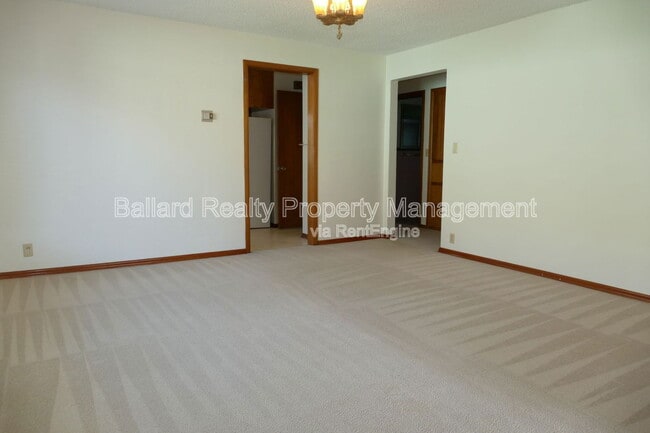 Building Photo - 722 N 47th St