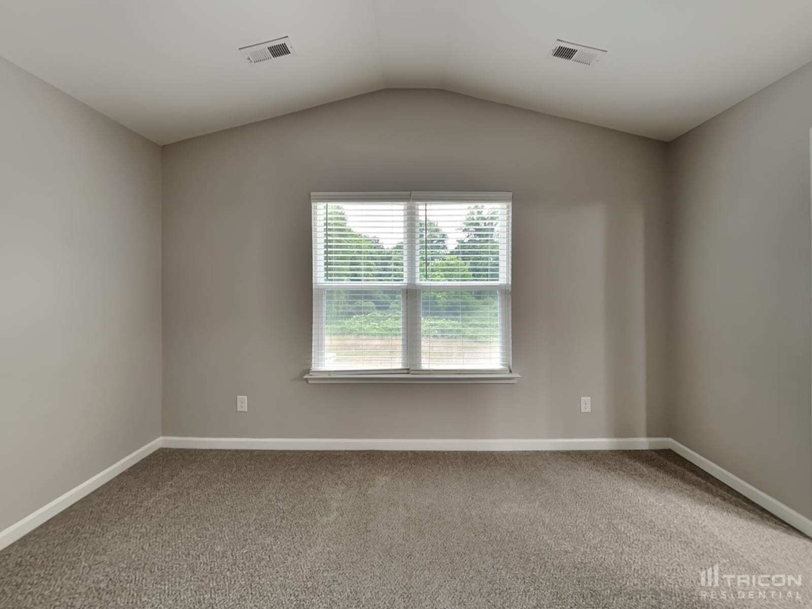 Building Photo - 200 Spring Knoll Dr