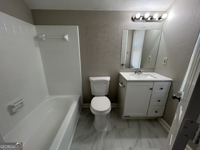 Building Photo - 1016 Kathleen Ct