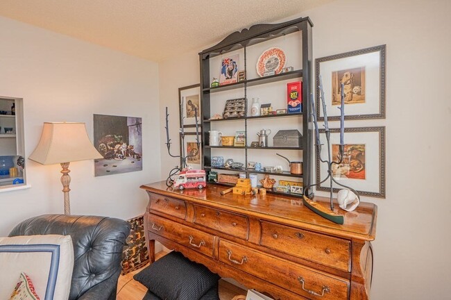 Building Photo - 432 Humphrey St