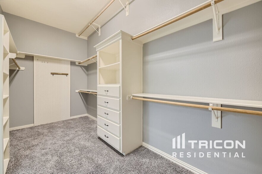 Building Photo - 4110 Coachman Ln