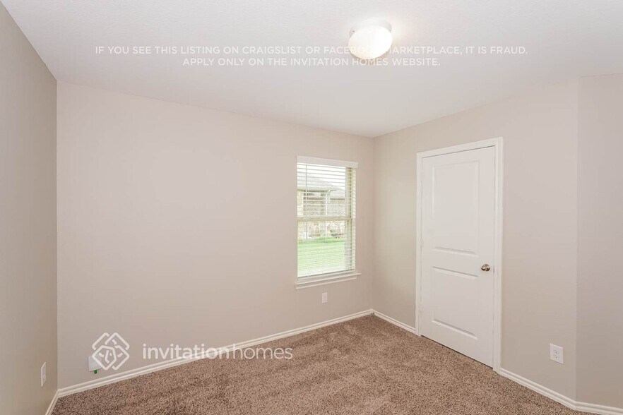 Building Photo - 1532 Woodlake Dr