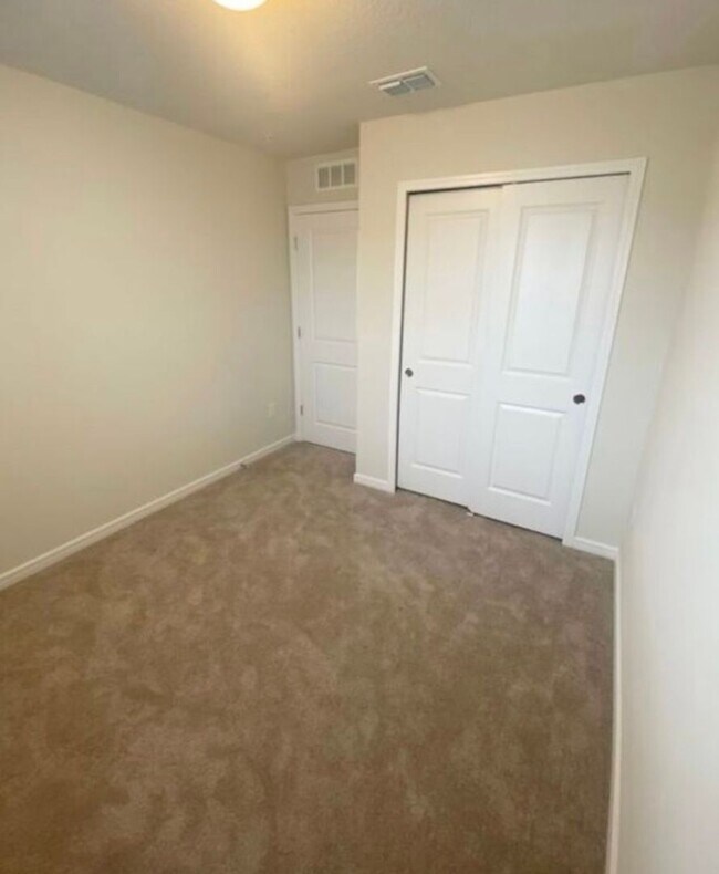 Building Photo - Isles of Lake Nona!! 3 Bedroom 2.5 Bathroom Townhome